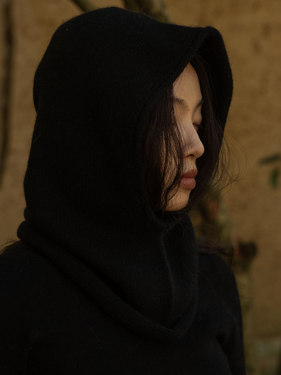 OATS & RICE CASHMERE ROLLED EDGE BALACLAVA IN BLACK