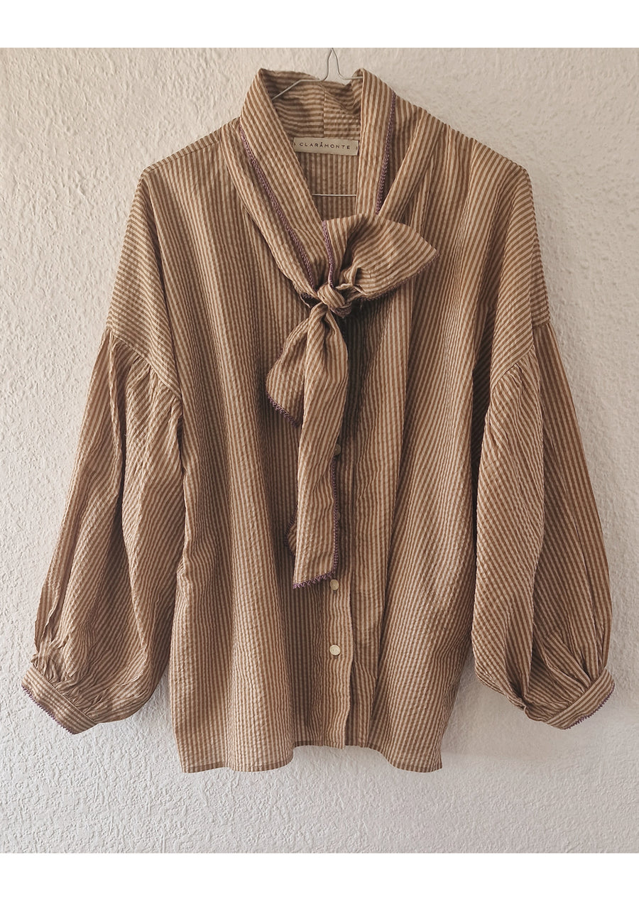 CLARAMONTE DELICE LAVALLIERE BLOUSE IN TOBACCO