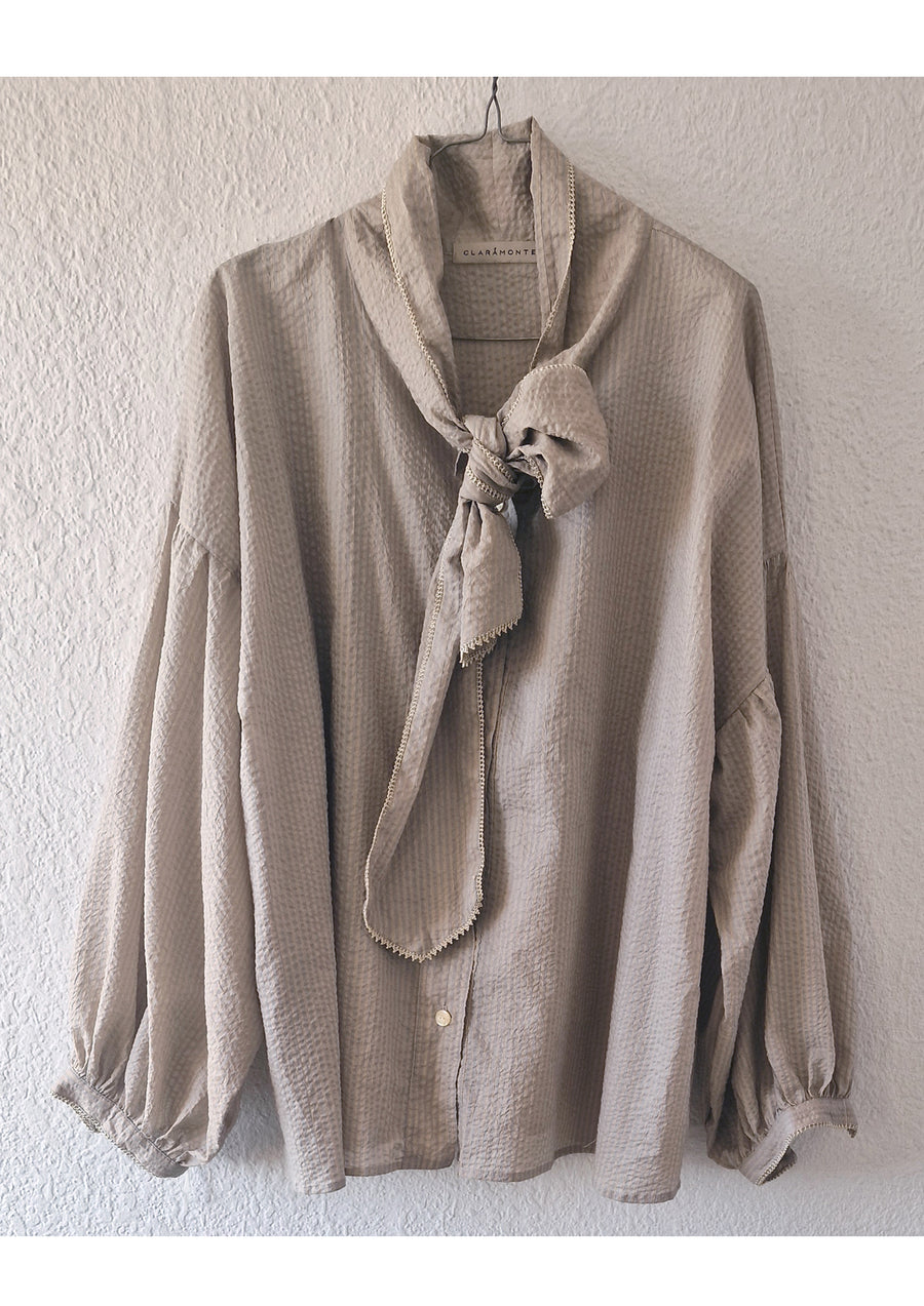 CLARAMONTE DELICE LAVALLIERE BLOUSE IN GRAY