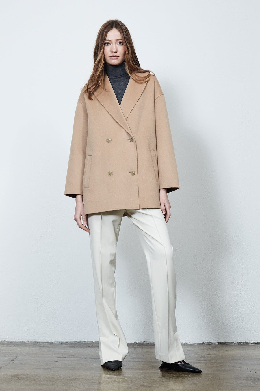 THE DYNAMIS STUDIO BROOKLYN ROUND LABEL COAT IN DESERT