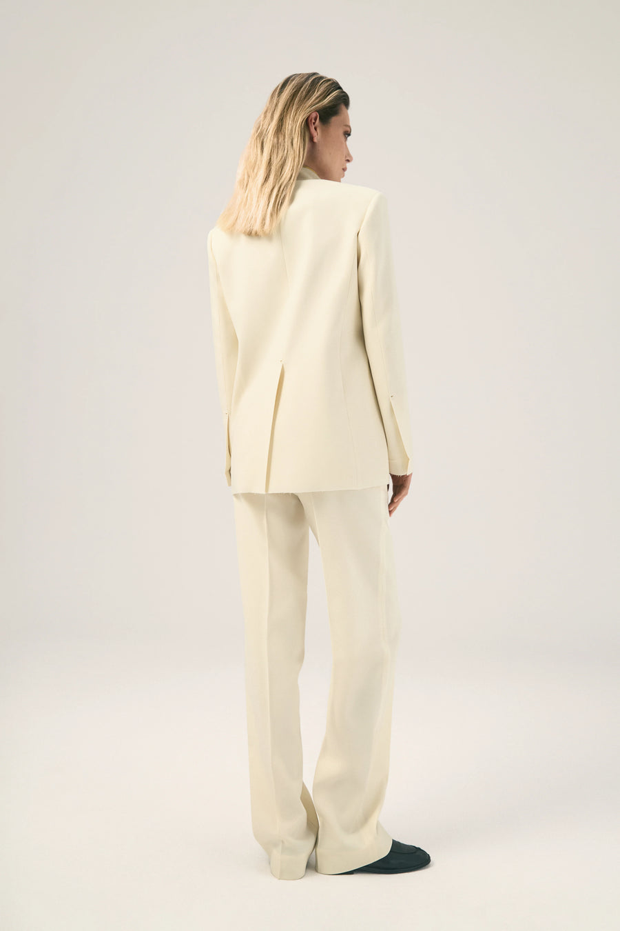 DI STAVNITSER THE SIGNATURE JACKET IN CREAM