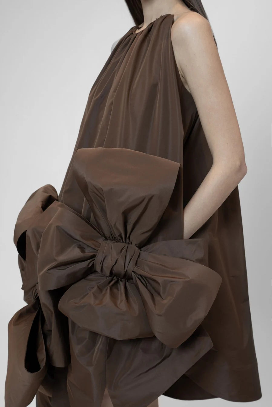 THE 2ND SKIN BROWN MINI SLEEVELESS TAFFETA DRESS WITH BOWS