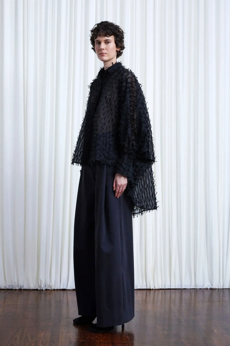 PALMER HARDING COMFORT FOUND SHIRT IN BLACK ORGANZA FRINGE