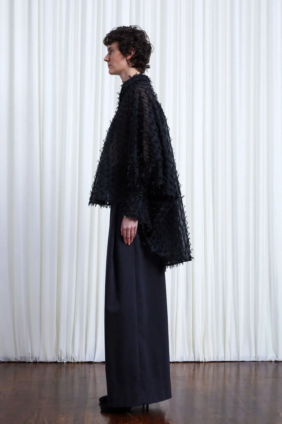 PALMER HARDING COMFORT FOUND SHIRT IN BLACK ORGANZA FRINGE