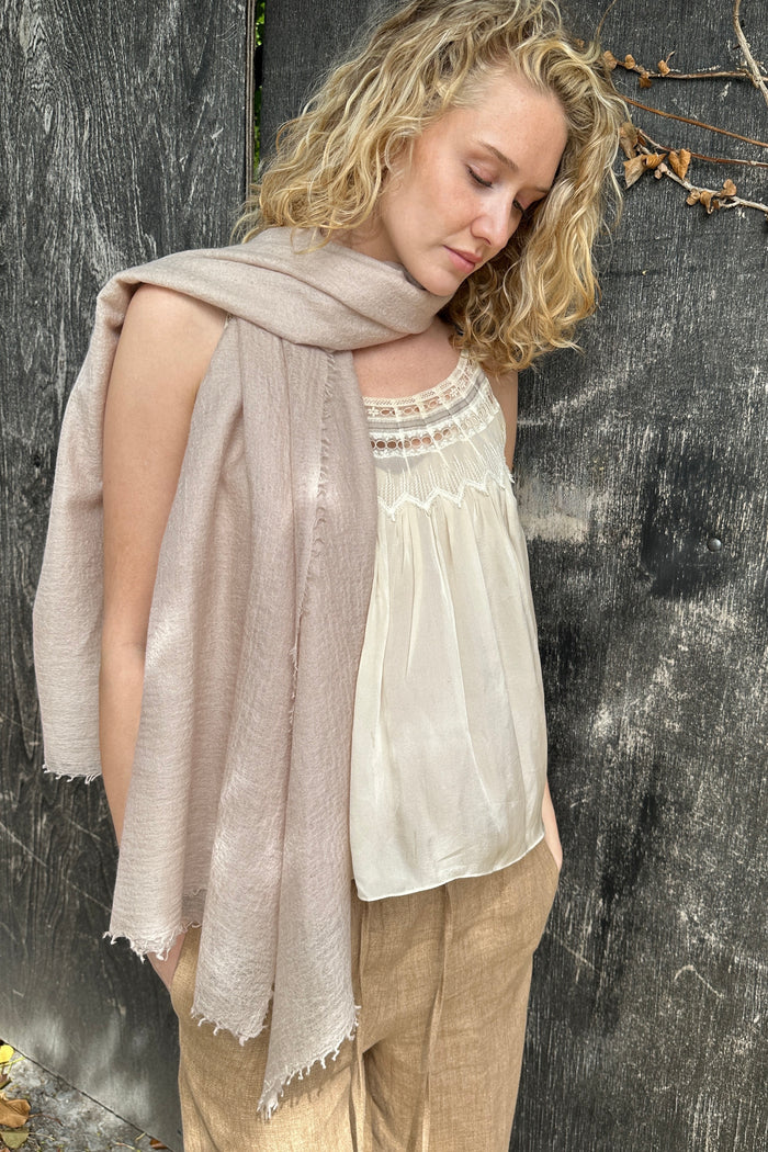 SIAN JACOBS MARMEE CASHMERE SCARF IN BARE