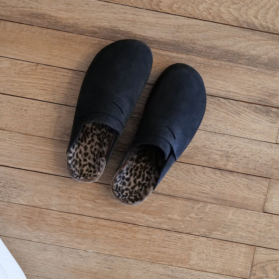 BOSABO CLOGS IN BLACK