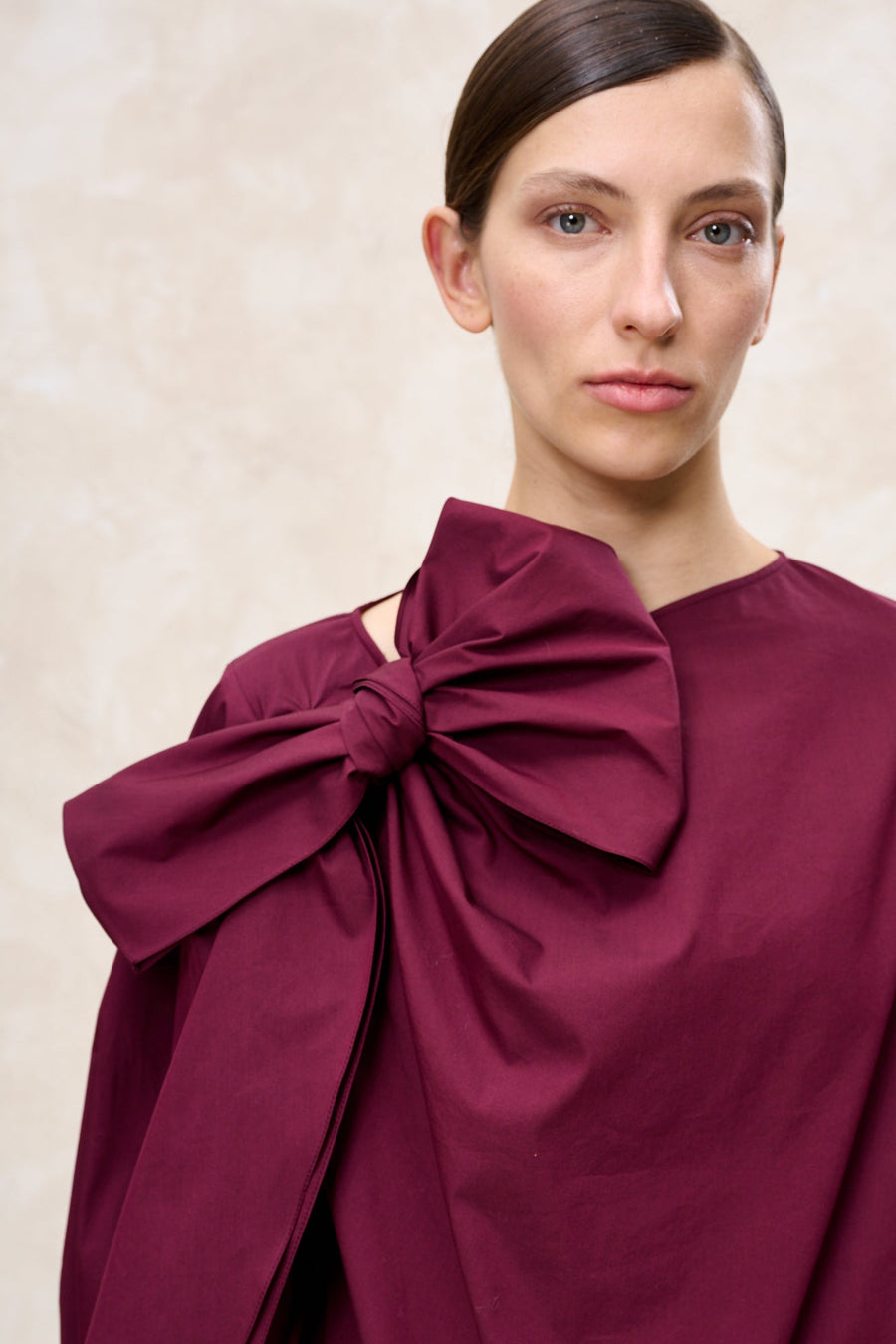 NATAN BAMPE STRETCH COTTON BLOUSE WITH NECK BOW IN BORDEAUX