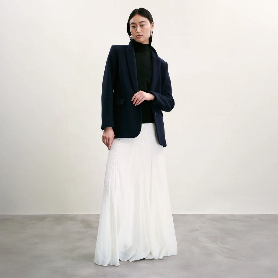 THE LANDSKEIN MARLOWE BLAZER IN NAVY