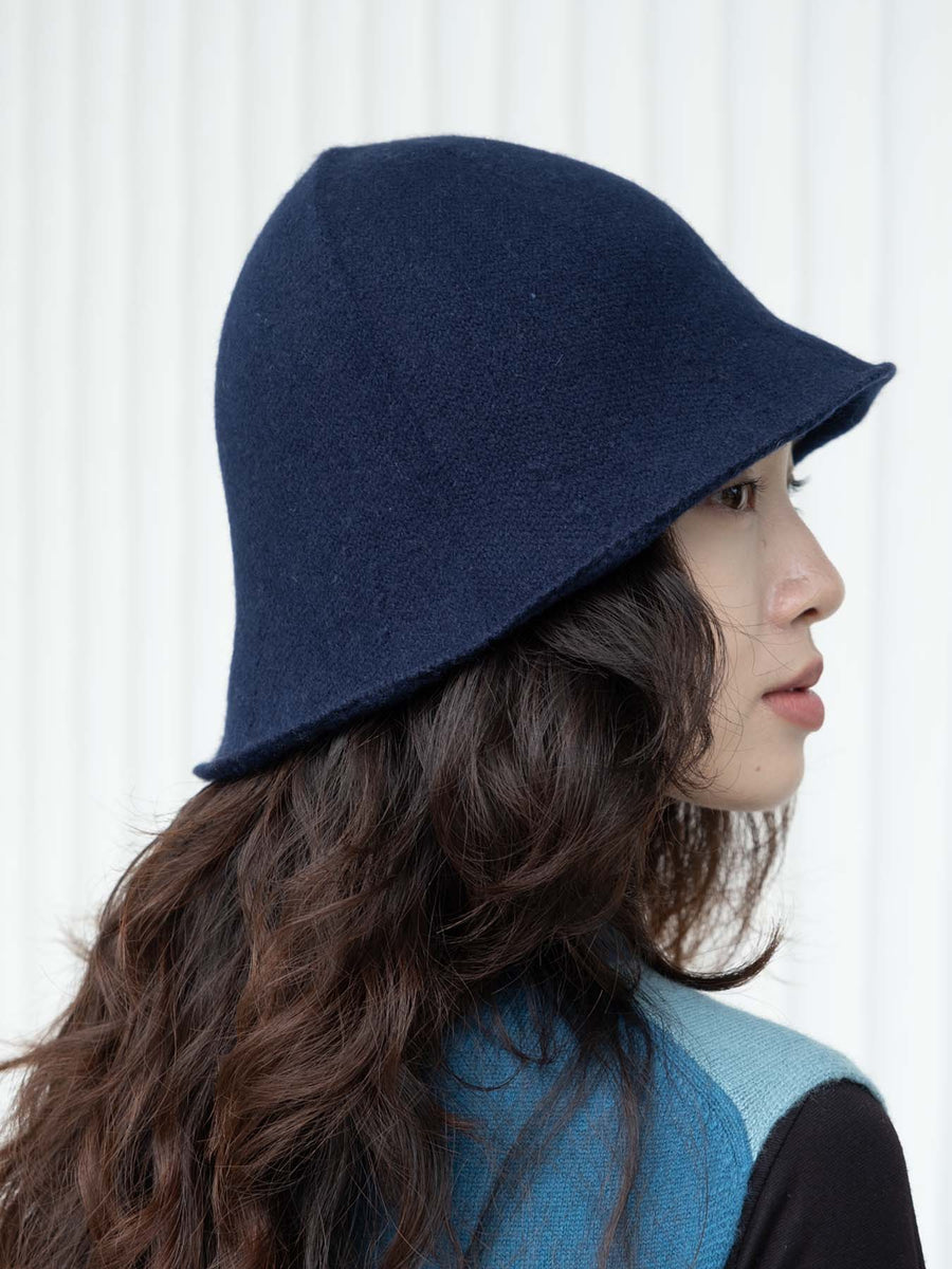 OATS & RICE NAVY CASHMERE BUCKET HAT