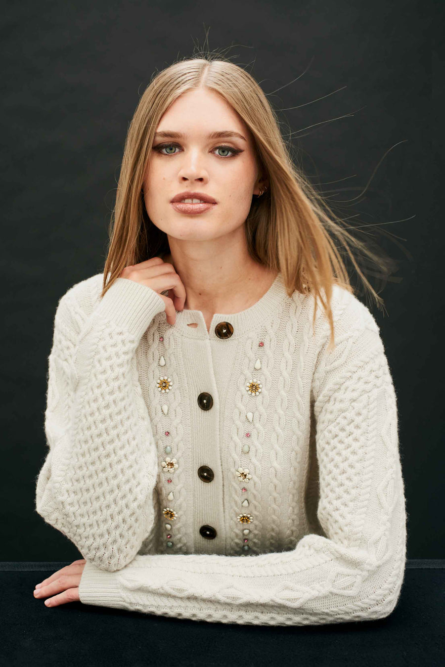 JUMPER 1234 JEWEL CABLE CARDIGAN IN STONE