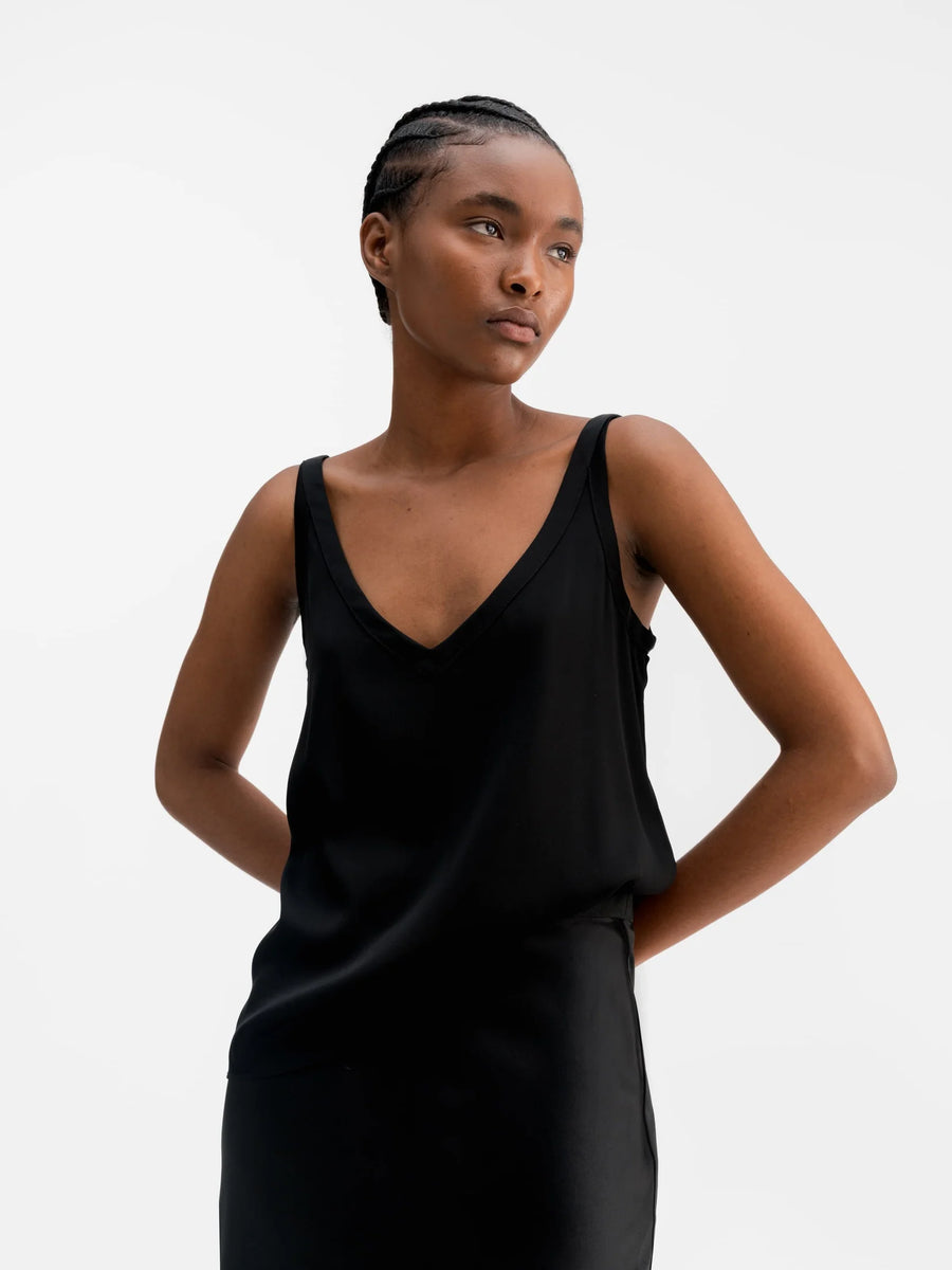 AHLVAR GALLERY SHIN SILK TANK IN BLACK