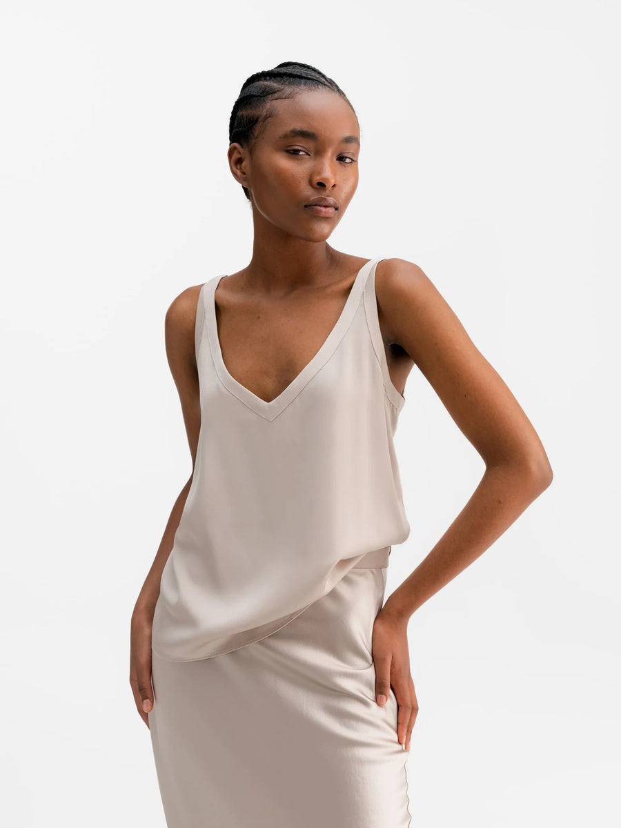 AHLVAR GALLERY SHIN SILK TANK IN GREIGE