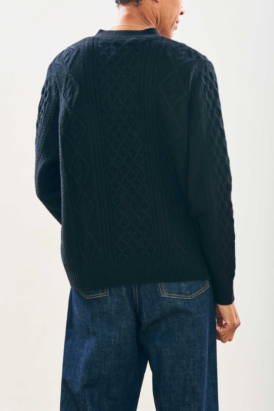 JUMPER 1234 ARAN CARDIGAN IN BLACK