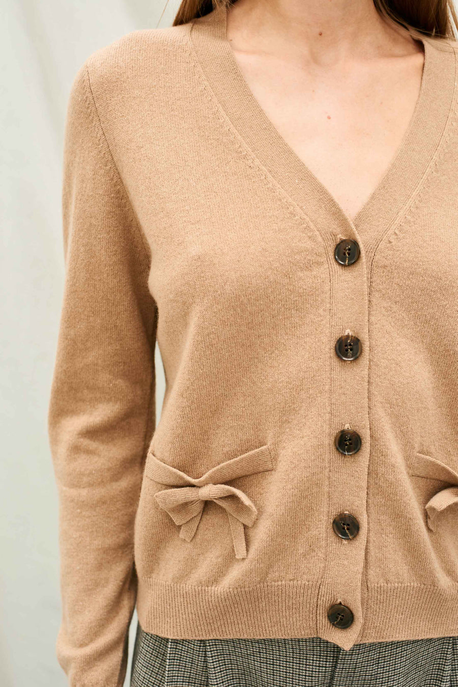 JUMPER 1234 BOW POCKET CARDIGAN IN SANDSTONE