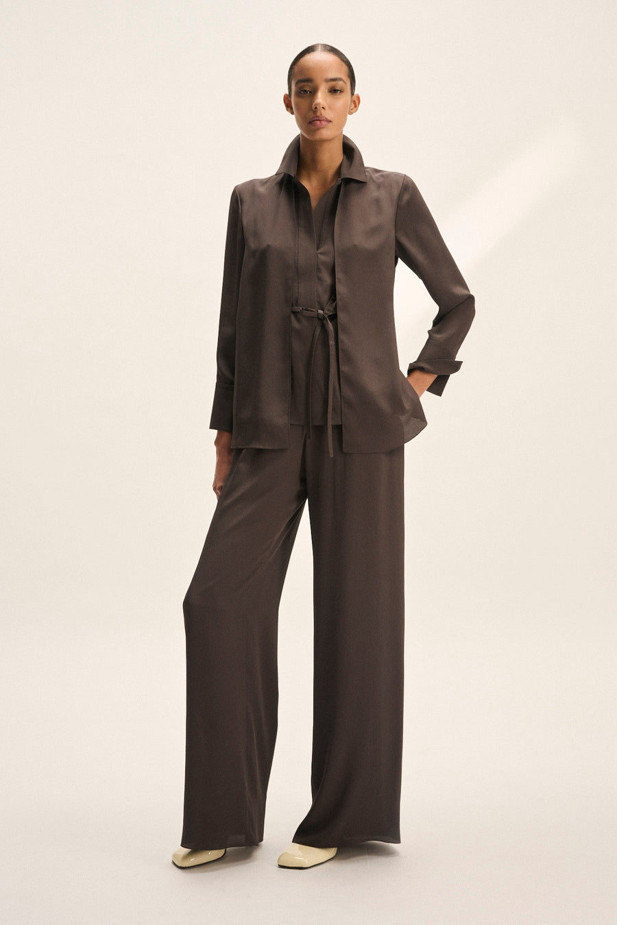 NATAN DUSTY TROUSERS IN CHOCOLAT