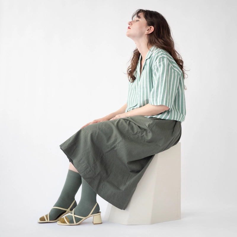 BONNE MAISON CEDAR GREEN PLAIN MID CALF SOCKS WITH ADSINTH GREEN TOE