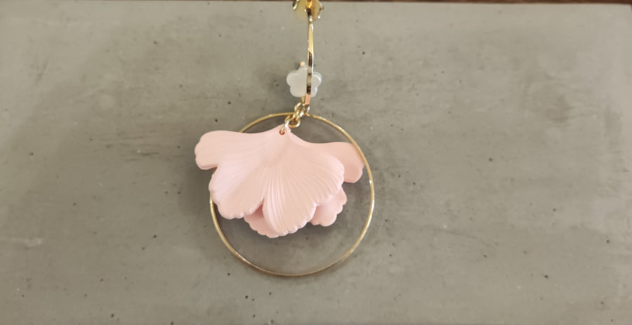 MELISSA CURRY PINK GINKO EARRINGS WITH GOLD HOOP