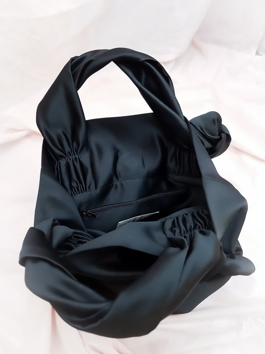 AUGUST NIGHT KNOT TOTE IN BLACK