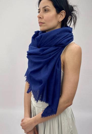 SIAN JACOBS MARMEE CASHMERE SCARF/SHAWL IN ROYALE