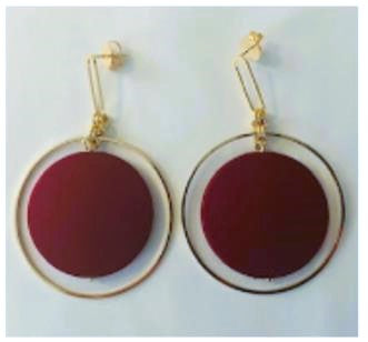 MELISSA CURRY LARGE RED FLAT DISC WITH GOLD HOOP SURROUND